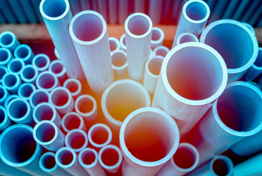 [Translate to Französisch:] blue PVC pipes